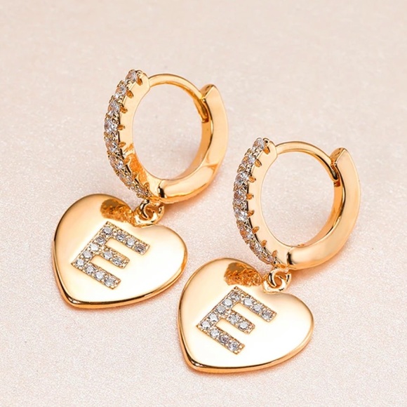 🤍Gold plated letter “A” ,”B”, “C”, “D”, “E”,”M”, “K” , “S” earrings - Picture 6 of 9